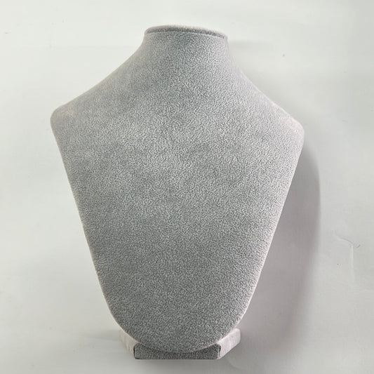 Cuello mediano gris