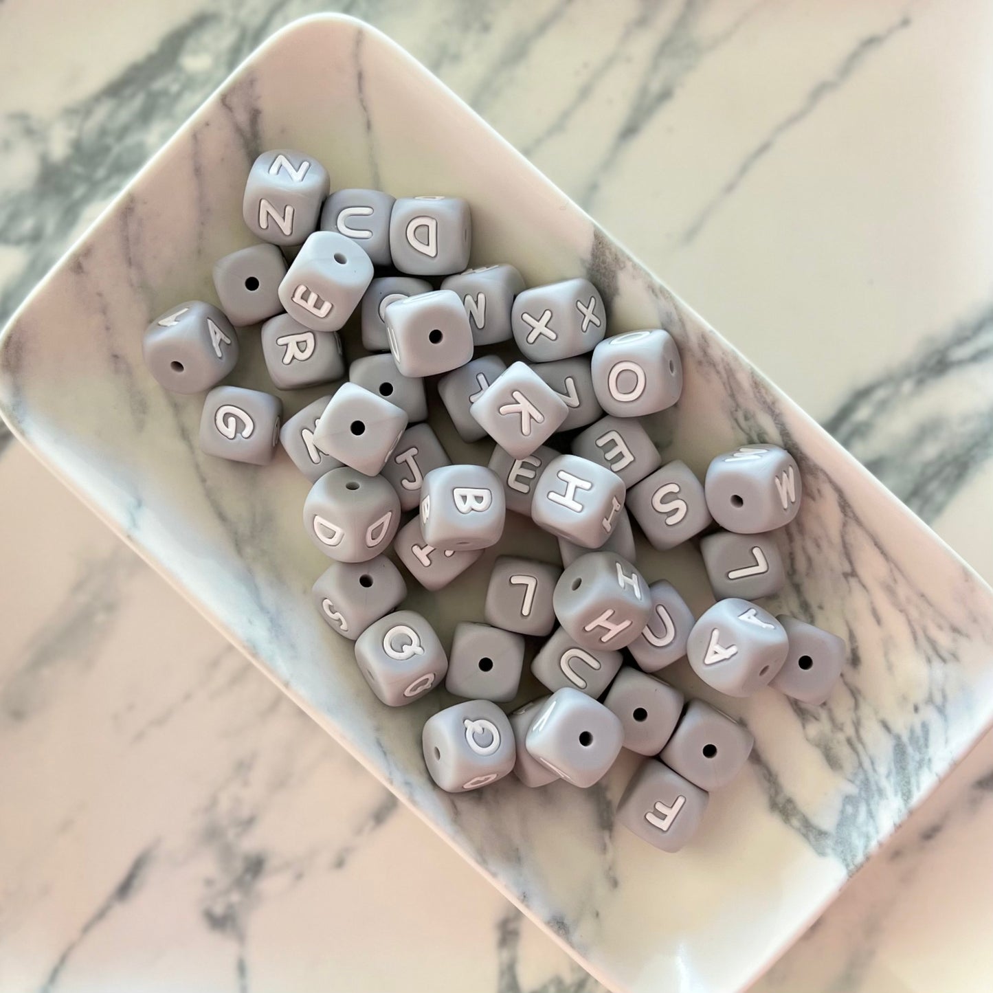 Letras bebé gris